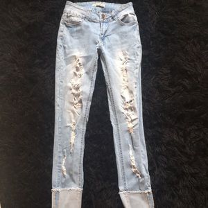 Light Washed Ripped Jeans